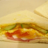 卵とハムのボリュームサンドイッチ
